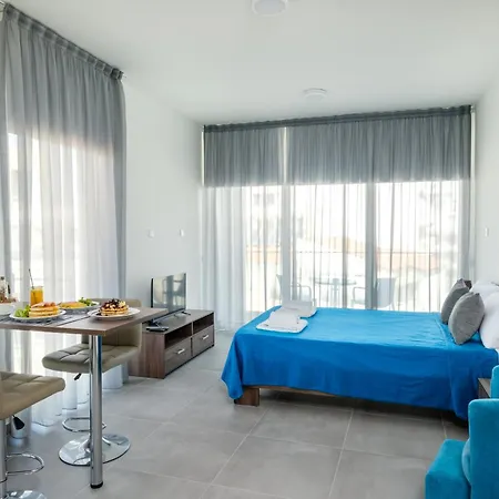 Apartament The Habitat Mediterraneo - Self Check-in Larnaca